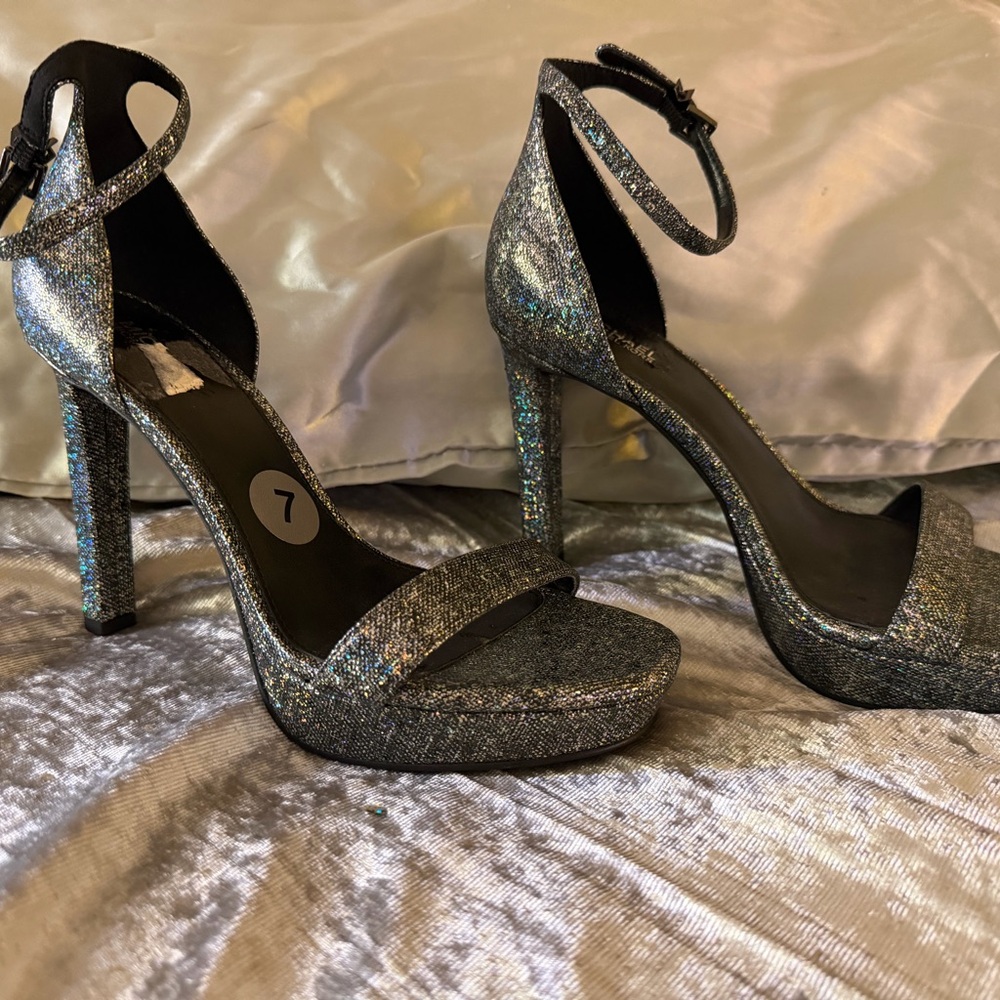 NWOR MICHAEL Michael Kors Shimmering Heels size 7